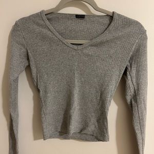 BRANDY MELVILLE GREY LONG SLEEVE